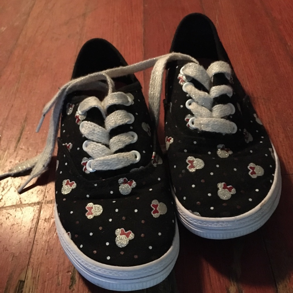 Minnie Mouse shoes